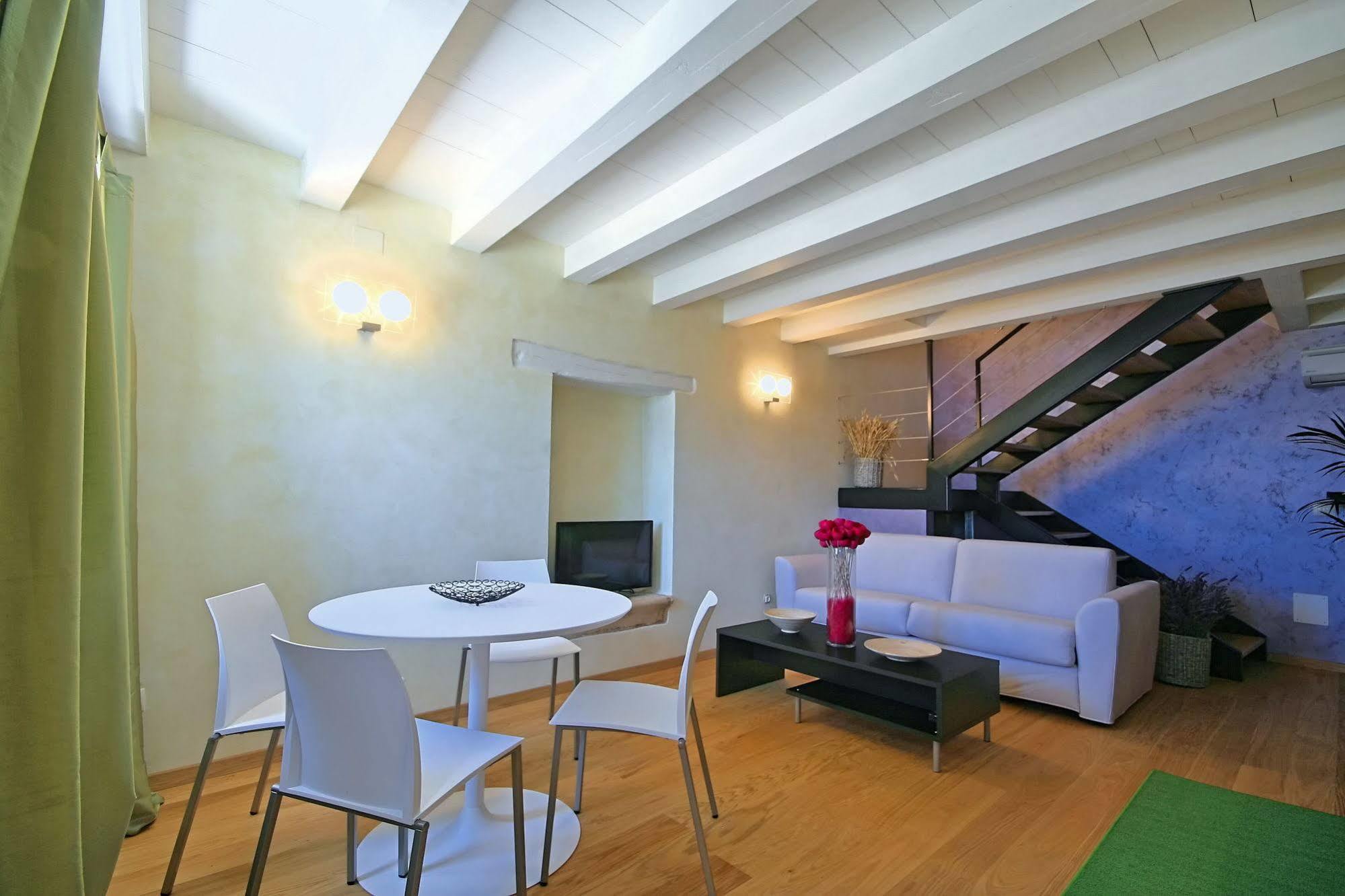 Angelo D'Oro Apartment Monte Ровінь Екстер'єр фото