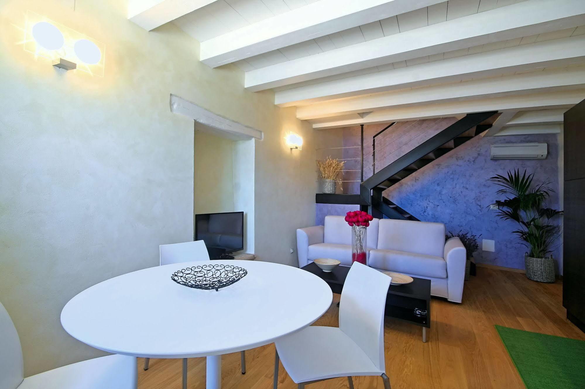 Angelo D'Oro Apartment Monte Ровінь Екстер'єр фото